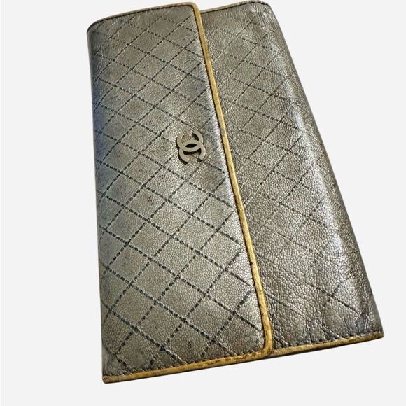 Chanel Metallic Gray Quilted Wallet - Picture 5 of 13